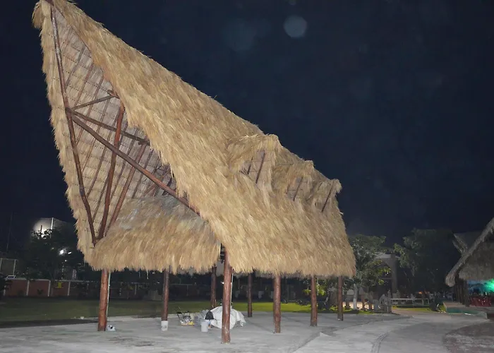 Hotel Hacienda Ixtlan 2*